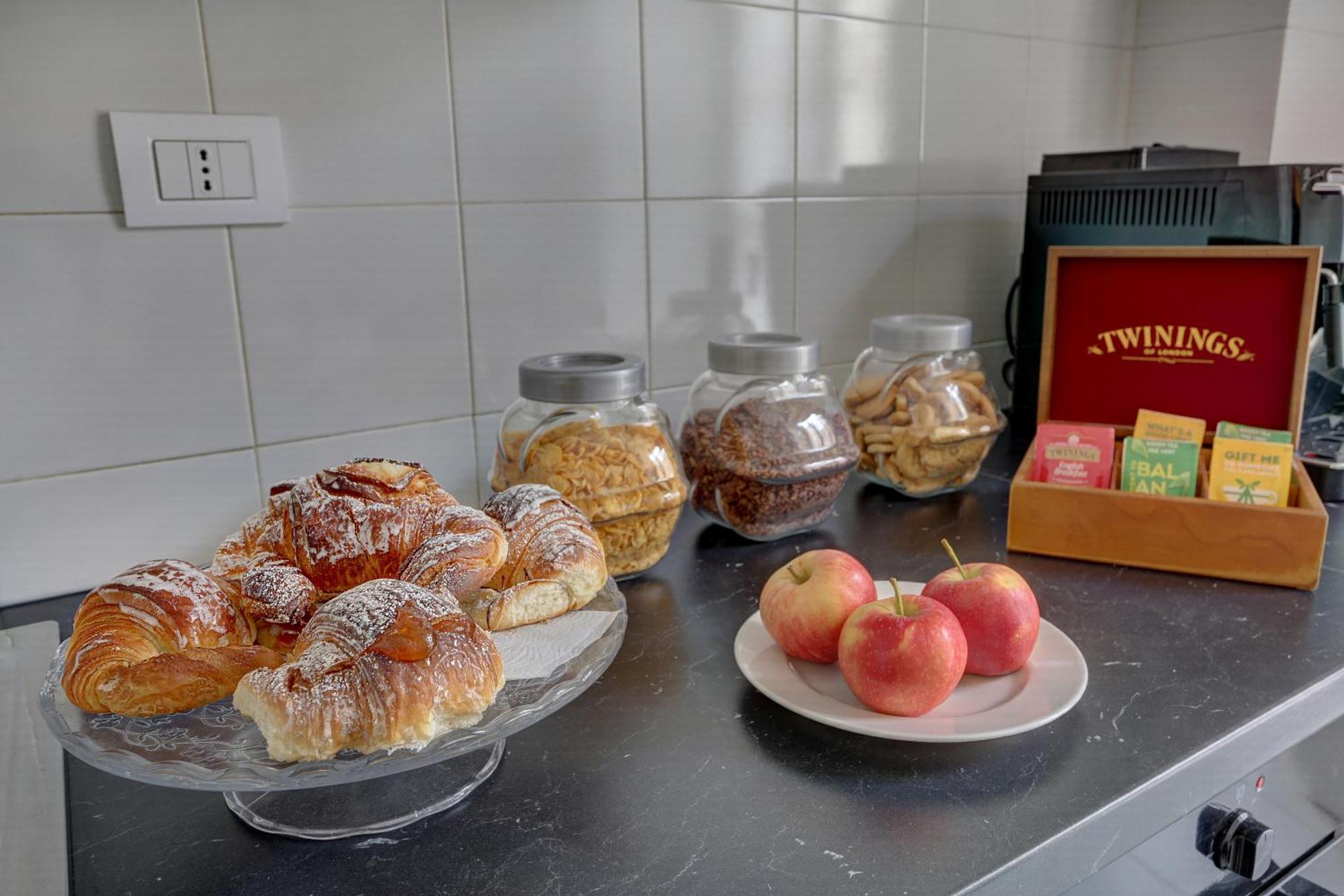 Holiday Sunny Roma B&B Zewnętrze zdjęcie